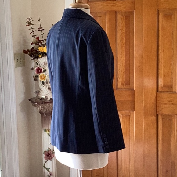Pendleton Ladies Size 10 Pinstriped Blazer - Picture 4 of 14
